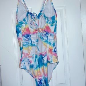 Women’s the-dye bathing suit size XL